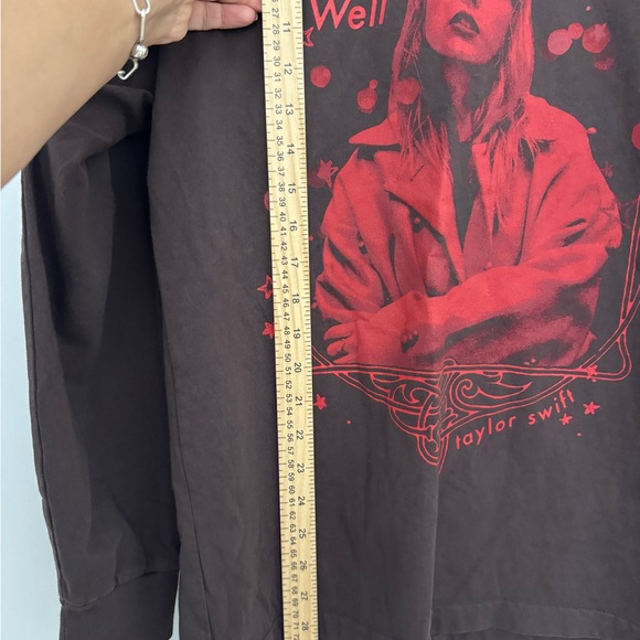 Taylor Swift Official Glistened As It Fell Longsleeve T-shirt, Size Medium - Picture 4 of 5